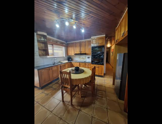 4 BEDROOM HOUSE FOR SALE IN KWANOBUHLE